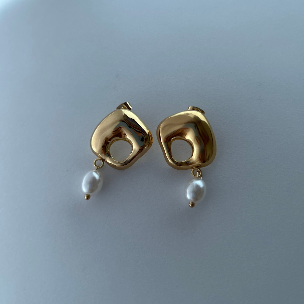 Alma Earrings
