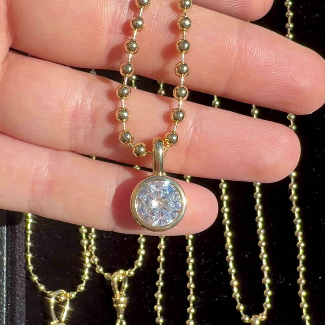 Lilo Round Pendant Necklace